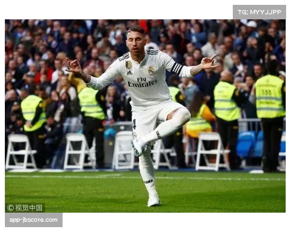 西甲国家德比：巴塞罗那2-2皇家马德里，维尼修斯、莱万破门